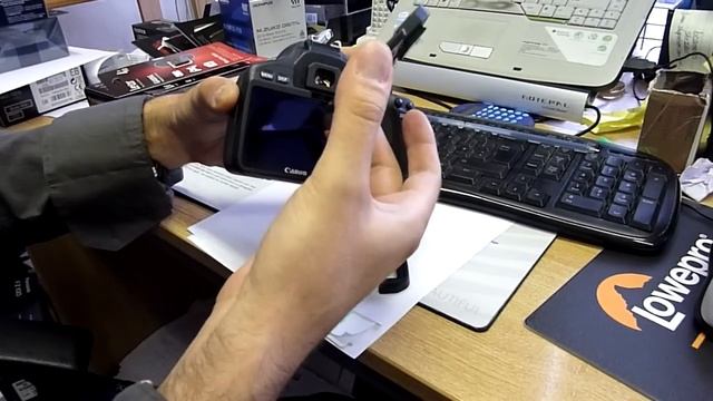 Fitting a Pro-Glass LCD Protector to a Canon 550 Digital SLR смотреть онлайн
