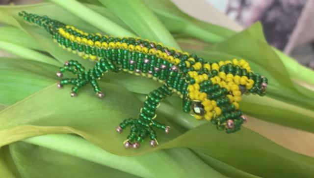 Ящерица из бисера / объёмное бисероплетение / ссылка на мастер-класс под видео / из бисера смотреть онлайн