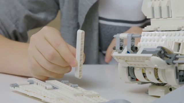 LEGO Star Wars - Construction de l'Imperial Shuttle Tydirium смотреть онлайн