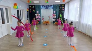 Танец с лентами МДОУ "Медведевский детский сад "Солнышко"  педагог Эмирова Ф.Ю,