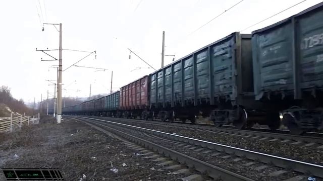 2ЭС4К-047/050 с грузовым поездом смотреть онлайн