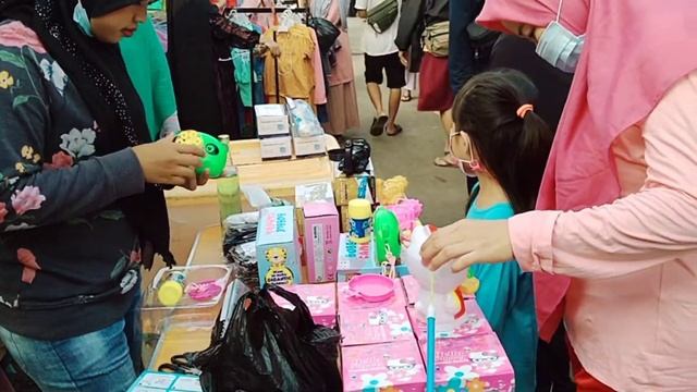 MAIN BUBBLE CAMERA || MAINAN VIRAL #duniakhanzachannel #bubblecamera #gelembungsabun смотреть онлайн