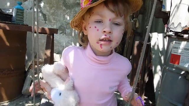 Как выглядит ветрянка у детей / Костюм землянички //Жизнь в деревне