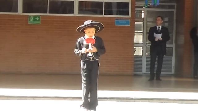 incredible niño canta la mochila azul an el colegio India quintero de turbay😍😍😎😎 смотреть онлайн