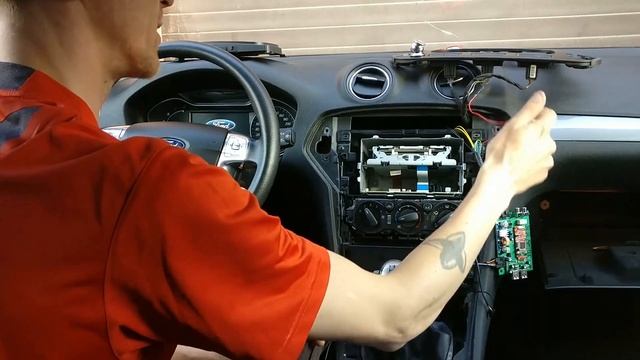 Ford Mondeo 4 - интеграция планшета смотреть онлайн