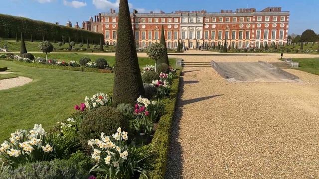 Tulip Festival, Hampton Court Palace, London Borough of Richmond upon Thames смотреть онлайн