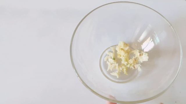 How to treat toenail fungus naturally at home, you will not need a doctor, 100% effective. смотреть онлайн