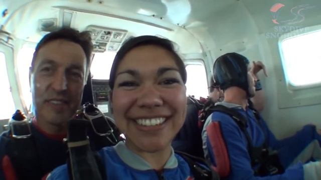 Jessica Naluai's Tandem skydive! смотреть онлайн