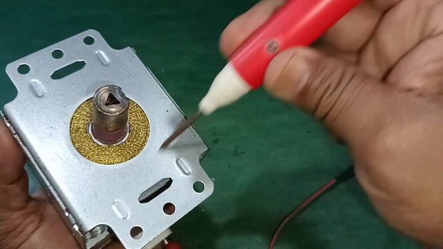 Cómo reparar horno de microondas que hace chispas. Cómo cambiar la cubierta de antena del magnetron смотреть онлайн