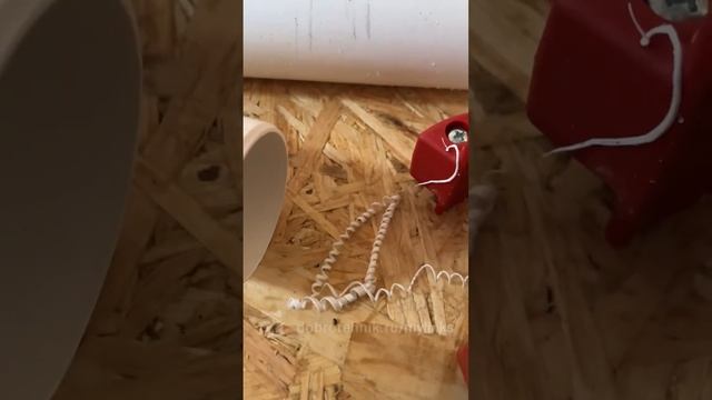 Белые трубы канализации. Shorts 27 смотреть онлайн