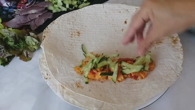 Шаурма в лаваше. Самый быстрый и вкусный перекус дома! смотреть онлайн