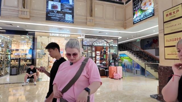 Рынок Баюн в Гуанчжоу «Bai Yun Piju Cheng» сумки и одежда люкс