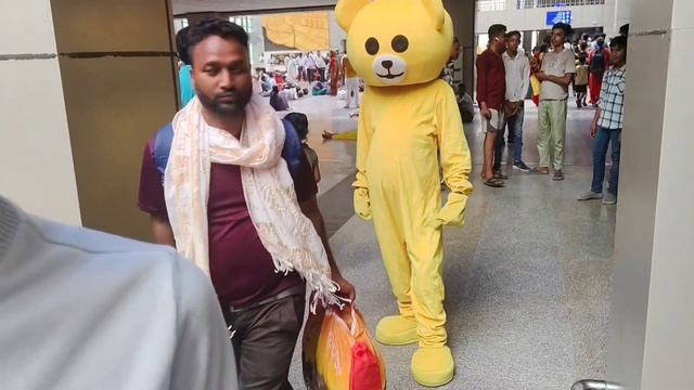 Teddy bear prank on public places 😂 funny reaction 😂 #teddyboy #01team смотреть онлайн