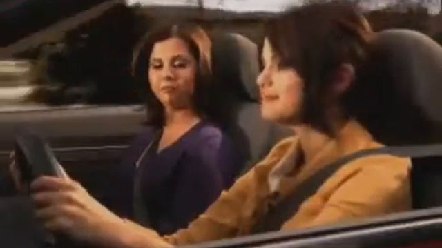 Selena Gomez and Mandy Teefy Statefarm Commercial смотреть онлайн