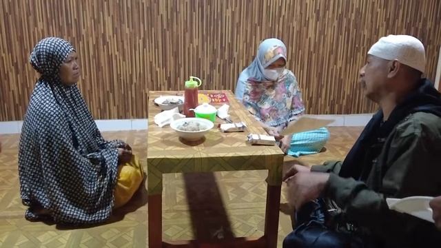 TUKANG PIJAT URUT LATAH BI NYAI TRAKTIR BAKSO #berbagirezeki #hrudihidayat смотреть онлайн