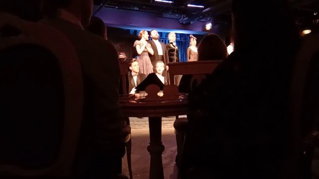 поёт молодеж