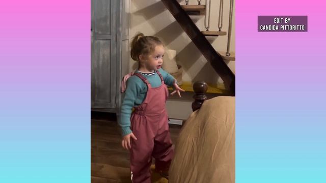 Luna Marì racconta una fiaba inventata da lei e ha un immaginazione impressionante смотреть онлайн
