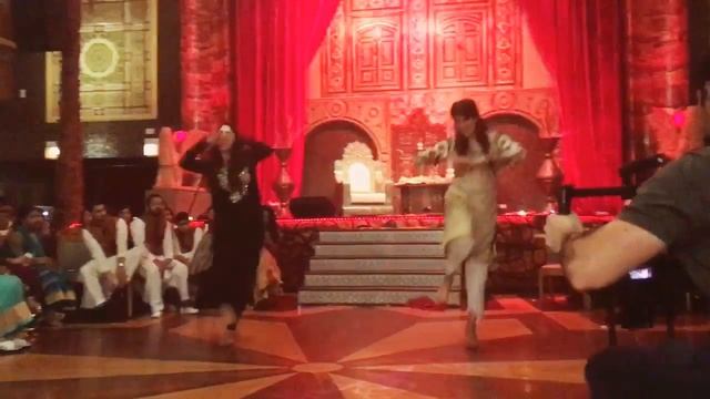 Ambersariya - Gal Ban Gayi - High Heels Mehndi Dance смотреть онлайн