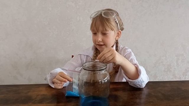 Вирощуємо кристали вдома #выращиваниекристаллов #эксперимент #каквыраститькристалл #опытыдлядетей смотреть онлайн