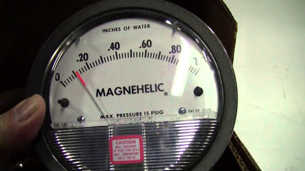 Dwyer Magnehelic Differential Pressure Gauage 2000 Model 2001