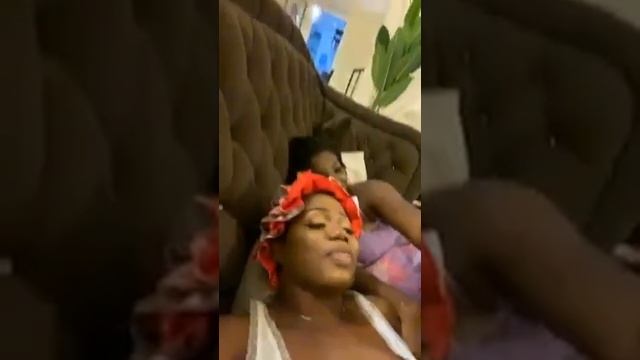 Mzbel and iona puts boobs (goodies) on display смотреть онлайн