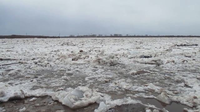 25 апреля 2016 года Ледоход в районе Архангельска смотреть онлайн