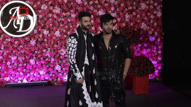 Paras Chhabra and Mahira Sharma IGNORE Each Other | Ex Couple arrives at Arti Singh Sangeet смотреть онлайн