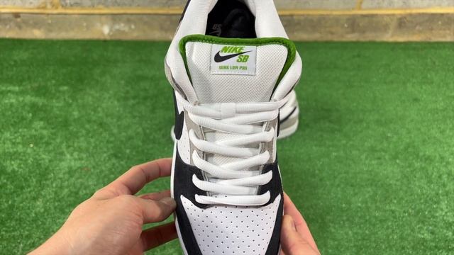 Nike SB Dunk low pro CHLOROPHYLL- close look + lace swaps 🪴🌿🌱🌷🌻🌞 смотреть онлайн
