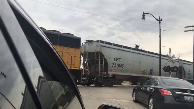 UP 1063-UP-1025 Heading in Beloit Wi смотреть онлайн
