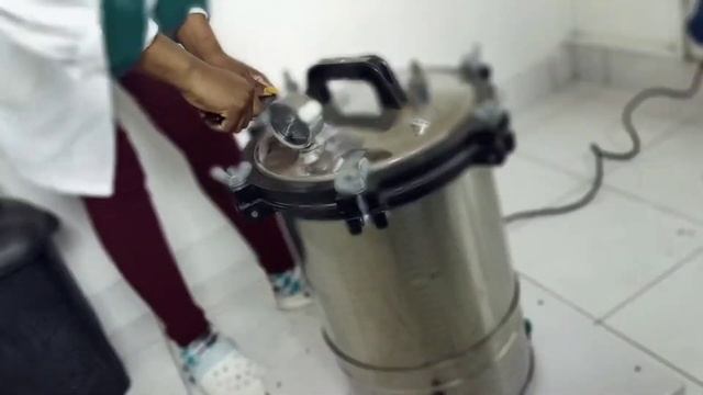 STERILIZATION OF INSTRUMENTS USING AUTOCLAVING MACHINE смотреть онлайн