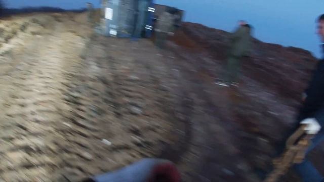 Грузовой эвакуатор. Постановка на колеса самосвала смотреть онлайн