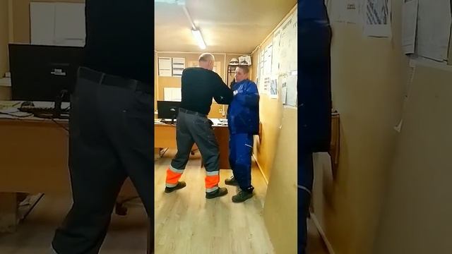 Болевой прием с ударом ножом в шею.Отбор.Техники Комбат кали .Самара. смотреть онлайн