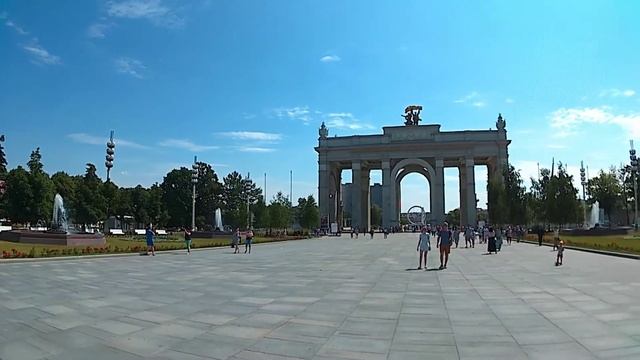 Площадь на ВДНХ. смотреть онлайн