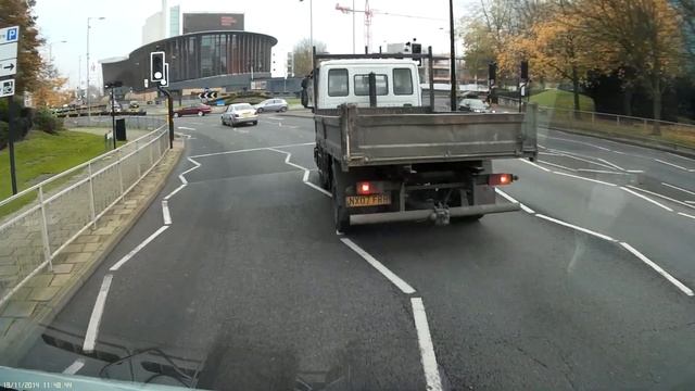PH Construction's lorry smashes my wing mirror смотреть онлайн