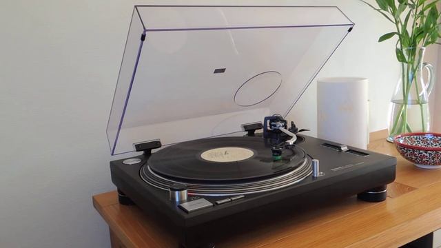 Technics SL-1210 MK2 turntable demo. смотреть онлайн