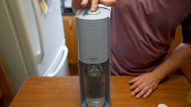 How to use the Soda Stream Terra - Make your own pop at home смотреть онлайн
