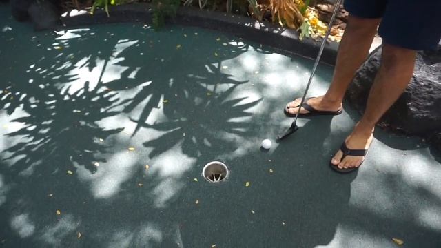 VLOG: Mini Golfing at Tropics смотреть онлайн