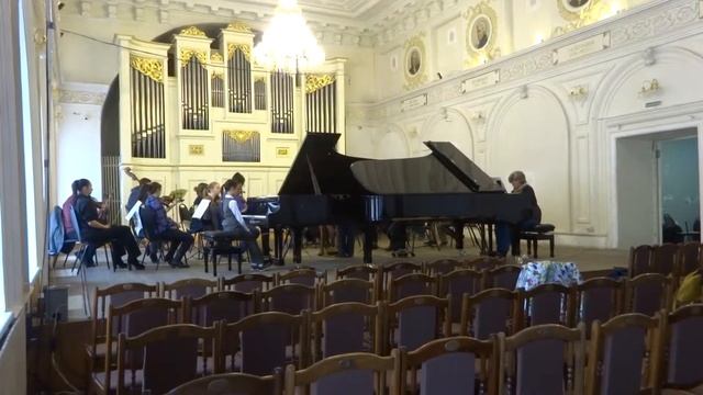 Ульяна Степанова и Анастасия Богданович. Концерт для 2 фортепиано с оркестром смотреть онлайн