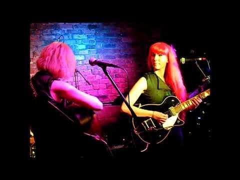 BUS STOP MonaLisa Twins at Erics Beatle week 2015 RE EDIT смотреть онлайн