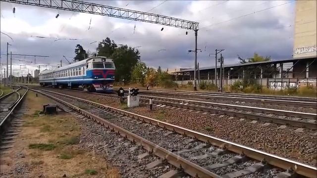 Дизель-поезд ДР1А-405 начальника "Н" ЮЗЖД, перегон Святошино - Борщаговка, ЮЗЖД, 18.09.2019 г. смотреть онлайн
