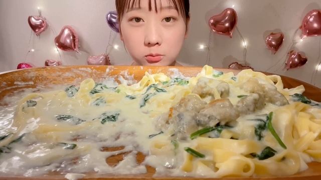 ASMR Oyster Cream Pasta【Mukbang/ Eating Sounds】【English subtitles】 смотреть онлайн