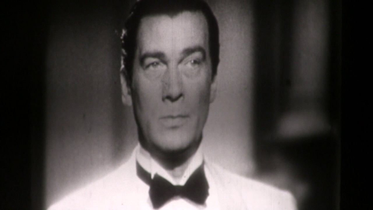 Demonstration of a vintage Hokushin 16 mm movie projector смотреть онлайн