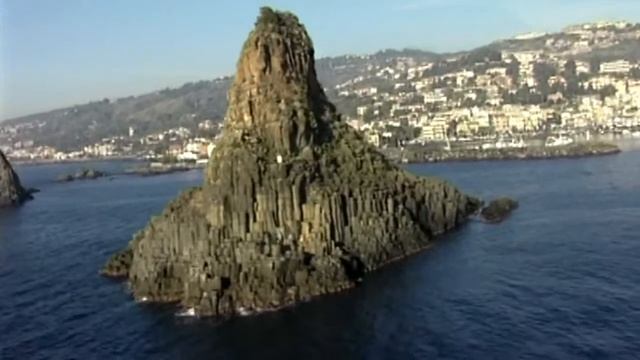 RNI Isola Lachea e Faraglioni dei Ciclopi смотреть онлайн