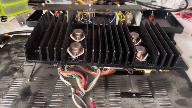 Почему лично я меняю термопасту под транщисторами! И буду это делать всегда! смотреть онлайн