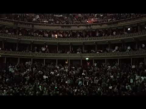 Noel gallagher with my petie(2) смотреть онлайн