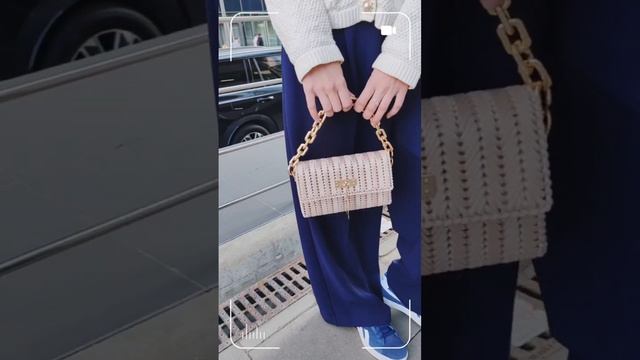 Крупная массивная цепь для сумки от НитиПитер на wildberries
Для брендовых сумок смотреть онлайн