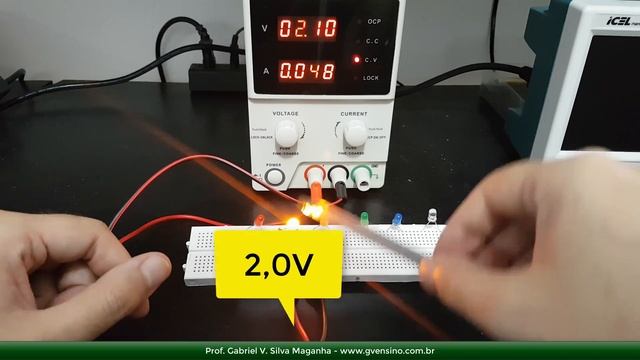 Experiência: Quantos Volts cada Led precisa para acender? смотреть онлайн