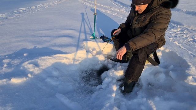 Рыбалка: Пробую новое место и купил мотор на лето смотреть онлайн
