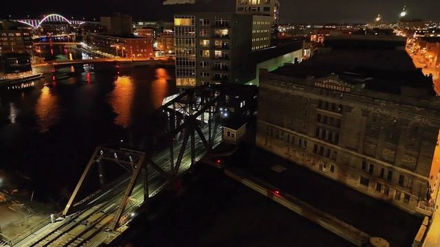 Amtrak Hiawatha First Revenue Run At Night Of The Siemens Midwest Venture Cars 4-7-2023 смотреть онлайн
