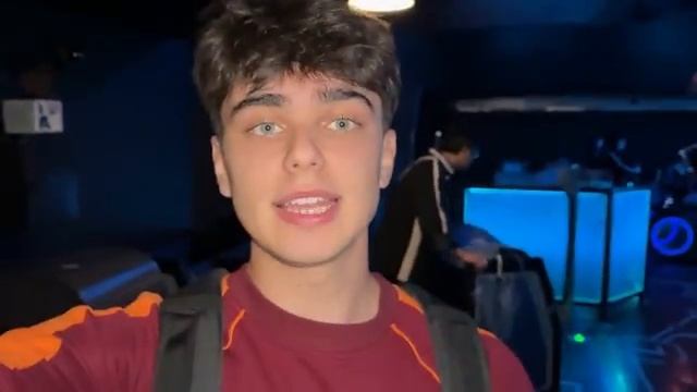 Выживаю-в-КИТАЕ-на-1-День-3 а4 смотреть онлайн